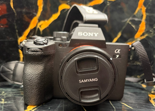 Sony - a7, +