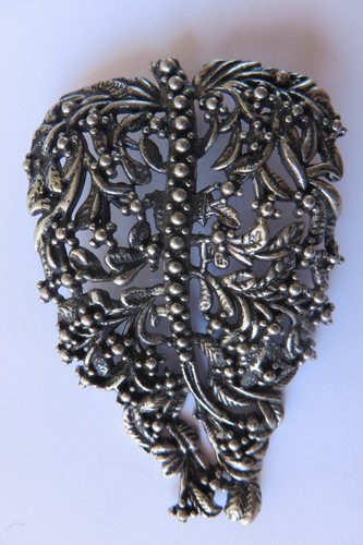 Pendentif ancien forme - , de
