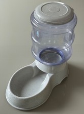 Distributeur de croquettes -