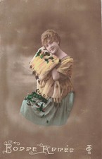 CP BONNE ANNEE FEMME MANCHON