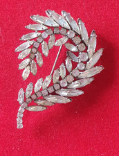 BROCHE VINTAGE - RIVIERE STRASS ARGENTE