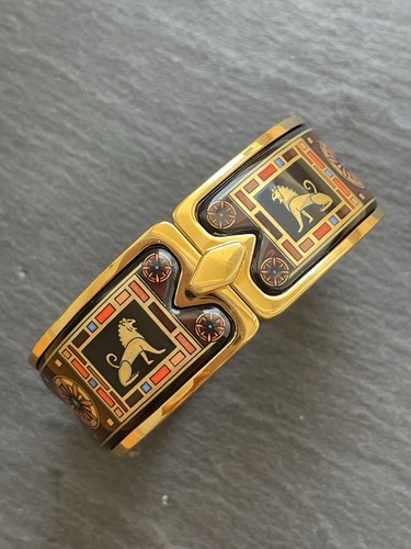 Bracelet vintage conçu - conçu, par