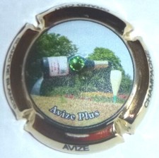 Capsule de Champagne:  Super ! AVIZE , plaqué Or avec strass , 150 ex
