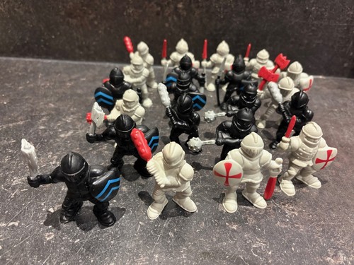 Figurines combattants armures