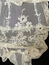 Rideau ancien Brodé