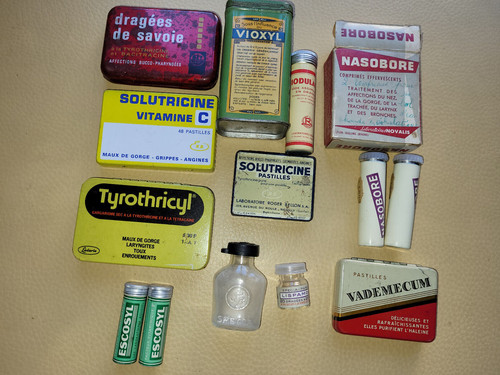 Boîtes anciennes médicaments - anciennes,