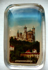 ANCIEN PRESSE PAPIERS EN VERRE SOUVENIR DE LYON abside basilique de Fourrière