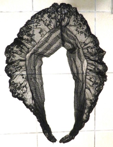 Col ancien dentelle chantilly - col,