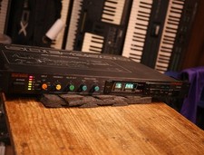 Roland SDE-2500 Re Produit