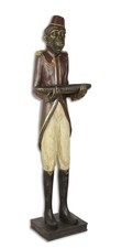 Une figurine en résine