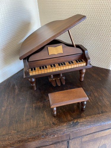 Piano queue miniature - piano,
