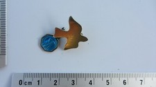 Ancienne Broche, Hirondelle  , Bijoux Vintage, médaille religieuse .(15).