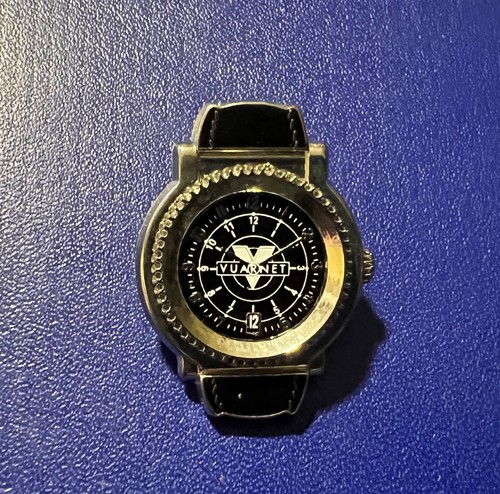 Pin spilla montre watch - pin's,