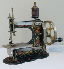 MACHINE À COUDRE MINIATURE DE