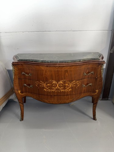 Commode style louis galbée - style,