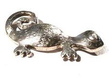 Bijou étain argenté broche créateur Lili la Pie Paris caméléon brooch