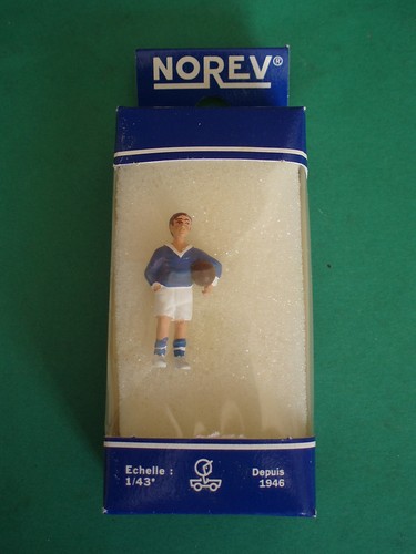 Figurine norev garçon avec - norev,