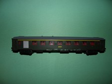 GEGE voiture voyageurs 1ière classe/FOURGON UIC vert + éclairage (n°1bis)