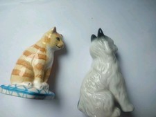 LOT 2 CHATS   en Ceramique (