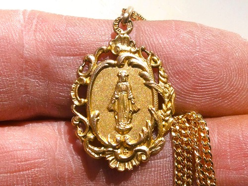 Belle medaille vierge - belle,