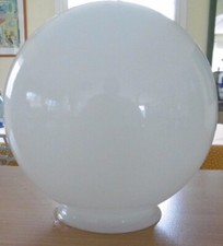GLOBE OPALINE BLANC 15CM LAMPE