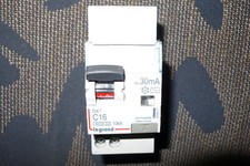 DISJONCTEUR DIFFERENTIEL 16A