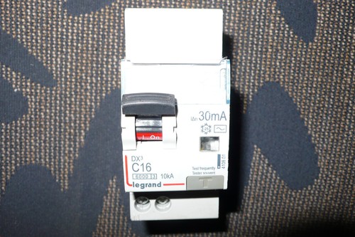 Disjoncteur differentiel 16a - disjoncteur,