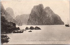 INDOCHINE - baie d'along