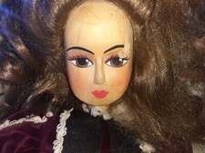 1  poupée ancienne en bois