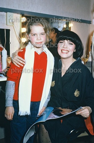 Mireille mathieu exclusive - mireille,