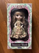 Pullip Tiphona (2010) - (Innocent World) dans sa boîte d’origine.