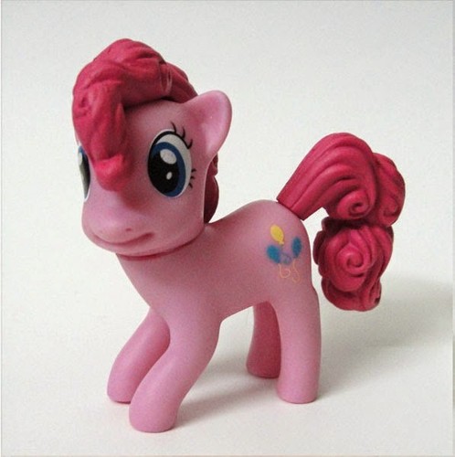 Tomy little pony figurine - my,