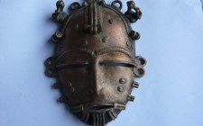 Masque Africain en bronze poids 419 grammes