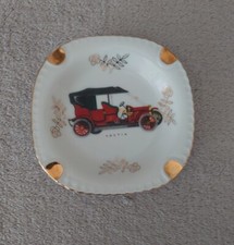 Cendrier en porcelaine décor voiture ancienne Austin Fairylite Foreign