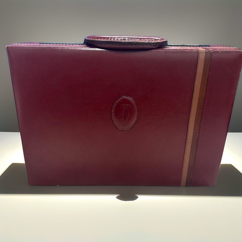 Cartier must line - line, attache