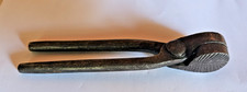 ANCIENNE PINCE MOULE POUR LES PLOMBS  EN FER FORGE