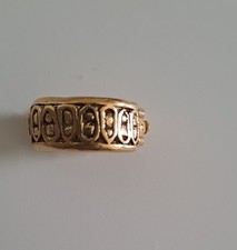 Une Boucle D'oreille Chanel