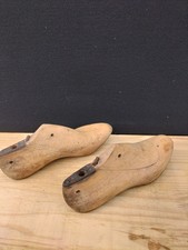 Paire D'anciens Embauchoirs Ou