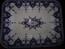 RARE PLAT RECTANGULAIRE SARREGUEMINES U&C CLUNY SIGNE ET NUMEROTE 43 X 33.5 cm