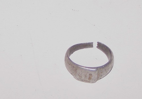 Bague aluminium poilu objet - @,