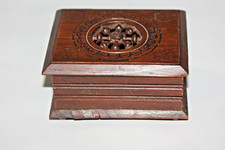 Ancienne XXème très belle boite en bois ciré, ajourée - Rosaces - Style Breton