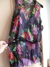 SOIE CACHE COEUR NOIR A FLEURS