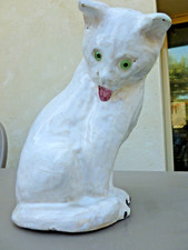 chat en terre cuite vernissée  poterie de Bavent  sculpture,  épis de faitage ..