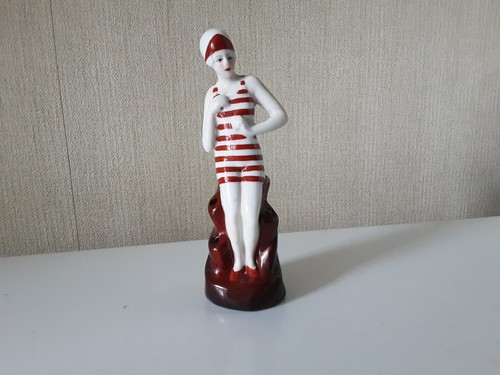 Baigneuse pique fleurs vase - fleurs,