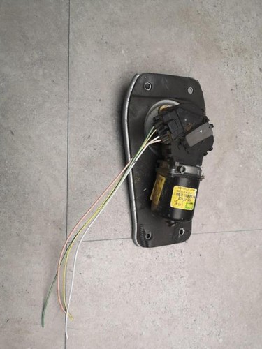 Moteur essuie glace avant
