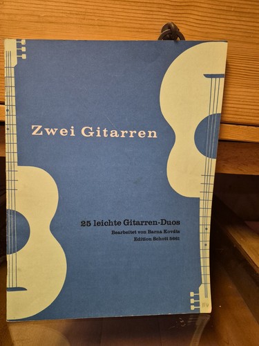Zwei gitarren leichte - gitarren, 25