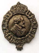 MED 24. Médaille / Applique.  FONTE ANCIENNE en bronze.  HENRI IV  (RARE)