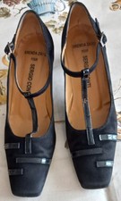 Paire de chaussures femme en