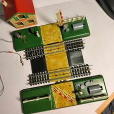 Passage à niveau électrique réf : 66-14 L + complément 66-15  JEP, voie HO