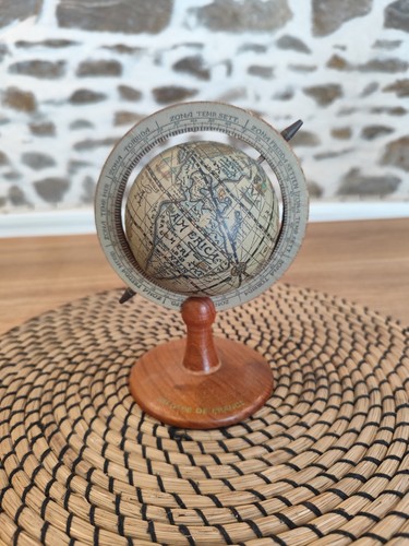 Globe terrestre vintage